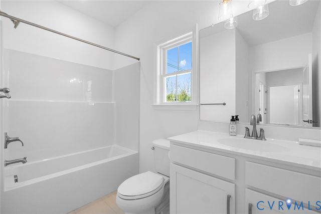 6726 Mayland Ridge Ln, Moseley, VA 23120