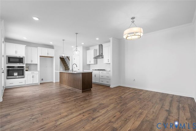 6726 Mayland Ridge Ln, Moseley, VA 23120