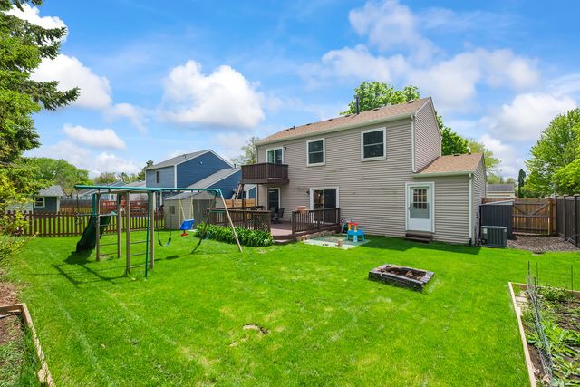 2250 Bannister Lane, Aurora, IL 60504
