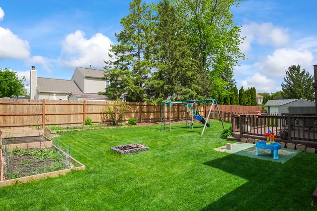 2250 Bannister Lane, Aurora, IL 60504