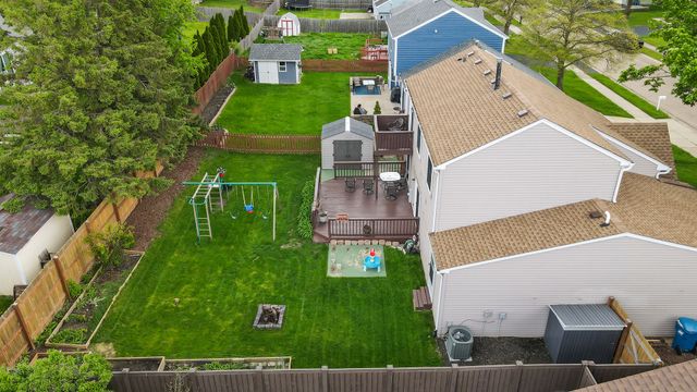 2250 Bannister Lane, Aurora, IL 60504