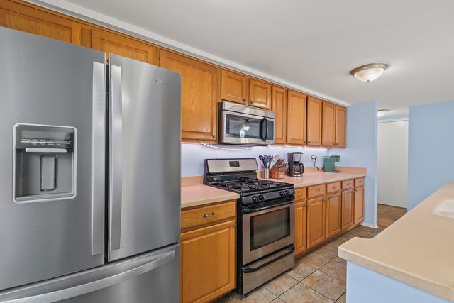 2250 Bannister Lane, Aurora, IL 60504