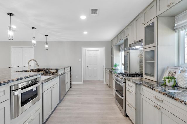 5213 Summerset TRL, Austin, TX 78749