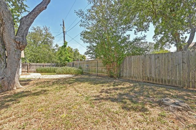 5213 Summerset TRL, Austin, TX 78749