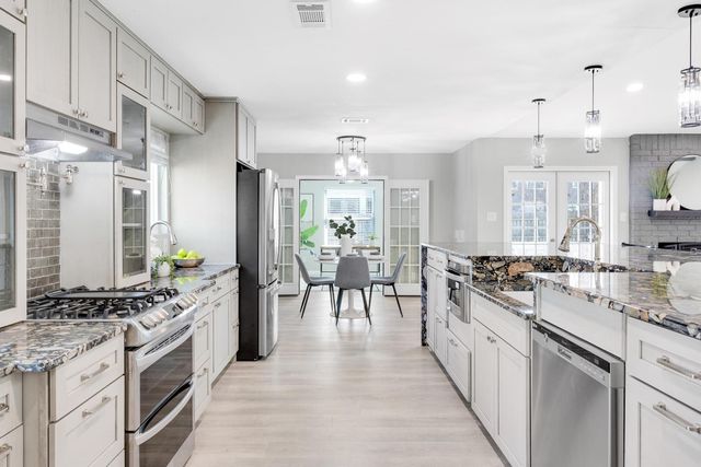 5213 Summerset TRL, Austin, TX 78749
