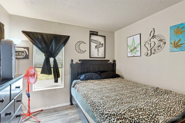 734 Davis Lake Road, Morton, WA 98356