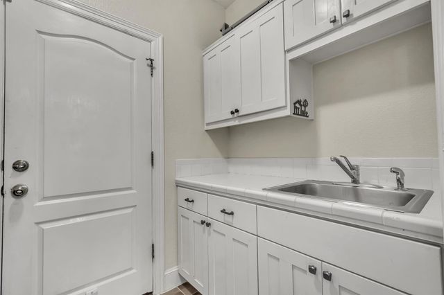 100 Apache PASS, Hutto, TX 78634