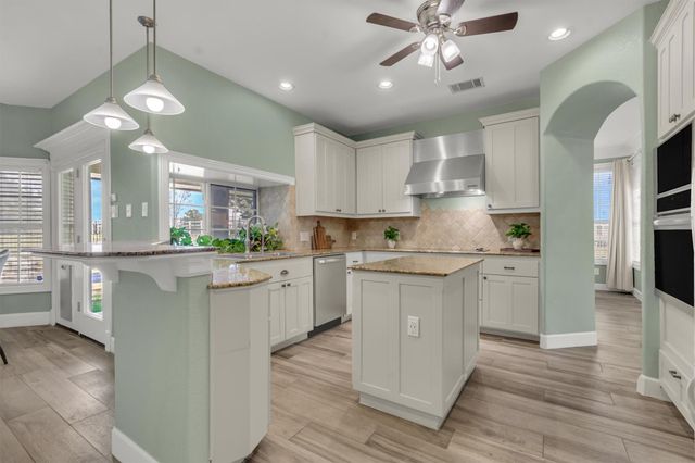 100 Apache PASS, Hutto, TX 78634