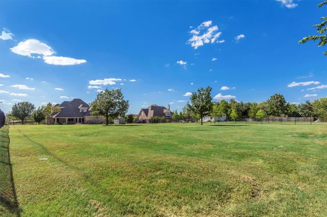 100 Apache PASS, Hutto, TX 78634