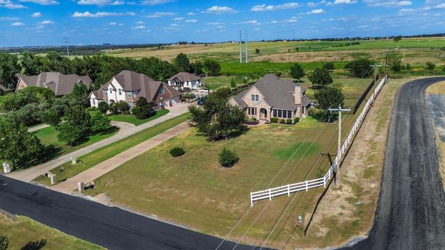 100 Apache PASS, Hutto, TX 78634