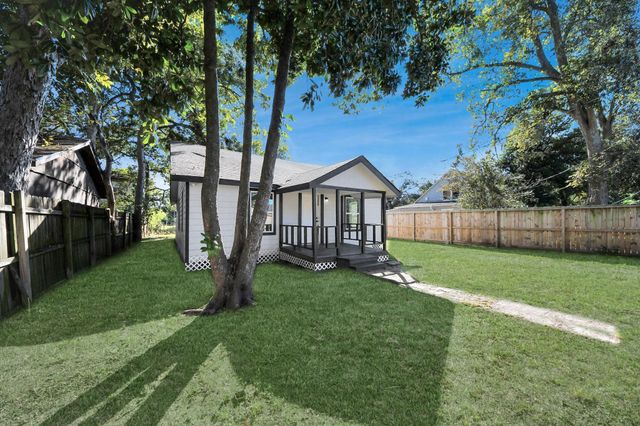 3206 Melbourne Street, Houston, TX 77026