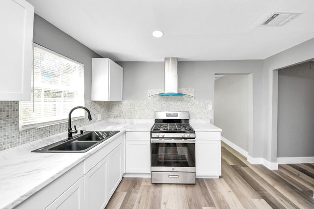 3206 Melbourne Street, Houston, TX 77026