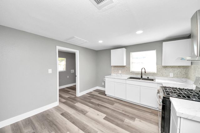 3206 Melbourne Street, Houston, TX 77026