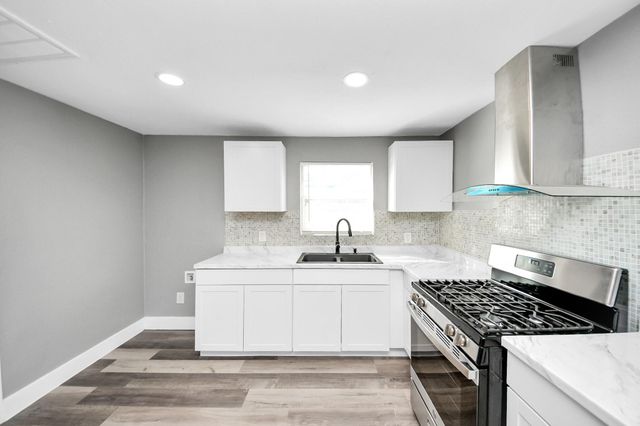 3206 Melbourne Street, Houston, TX 77026