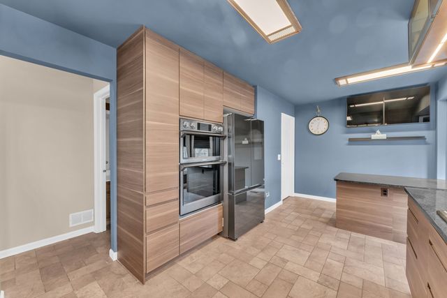 6063 Morningside Court, Gurnee, IL 60031