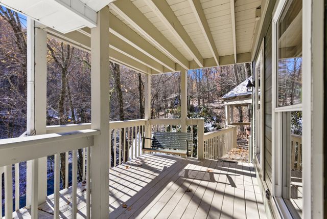 1110 Ski Mountain Rd, Gatlinburg, TN 37738