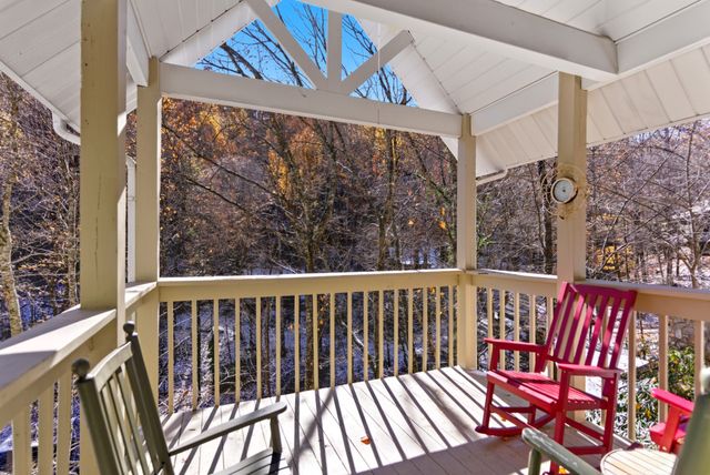 1110 Ski Mountain Rd, Gatlinburg, TN 37738