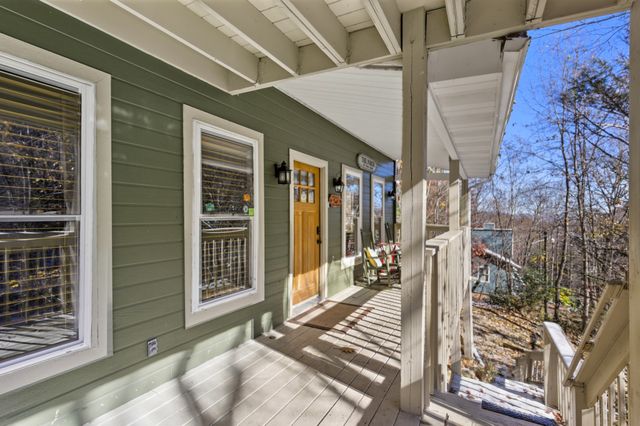 1110 Ski Mountain Rd, Gatlinburg, TN 37738