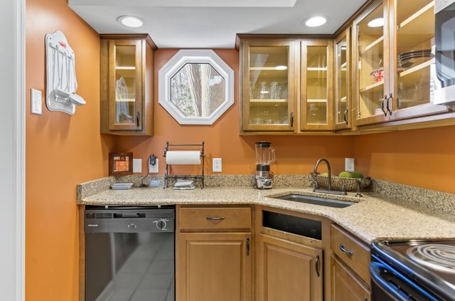 1110 Ski Mountain Rd, Gatlinburg, TN 37738