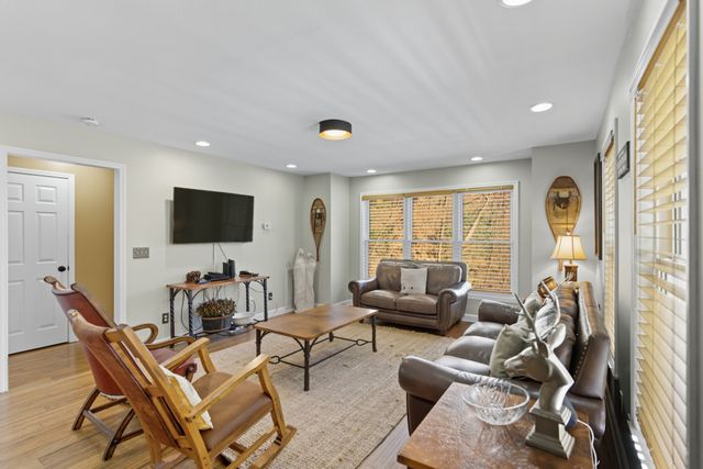 1110 Ski Mountain Rd, Gatlinburg, TN 37738