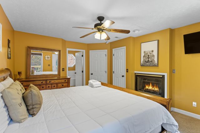 1110 Ski Mountain Rd, Gatlinburg, TN 37738