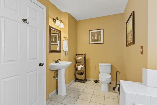 1110 Ski Mountain Rd, Gatlinburg, TN 37738