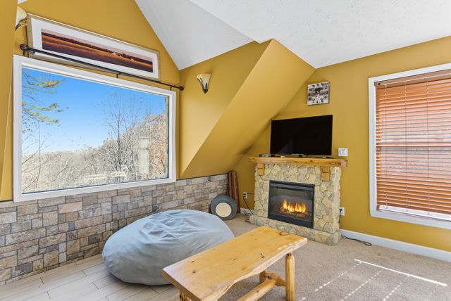 1110 Ski Mountain Rd, Gatlinburg, TN 37738