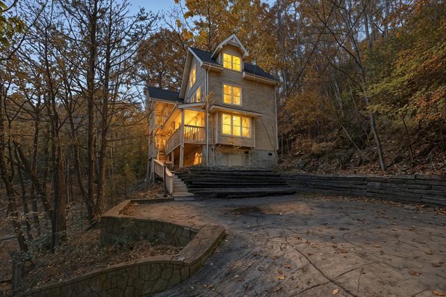 1110 Ski Mountain Rd, Gatlinburg, TN 37738