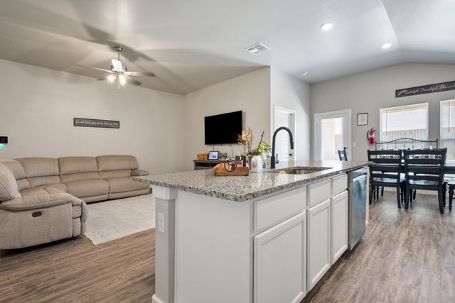 2921 Abbeville Avenue, Wolfforth, TX 79382