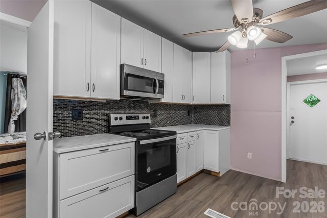 771 Hoppy Tom Hollow Road, Marion, NC 28752