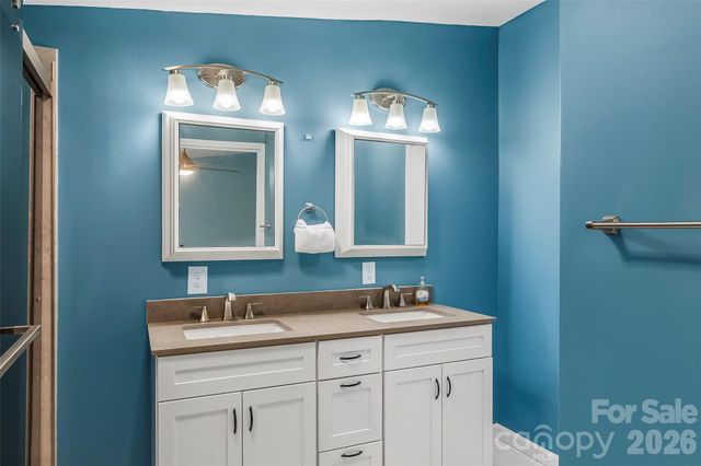 771 Hoppy Tom Hollow Road, Marion, NC 28752