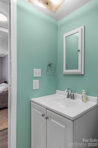 771 Hoppy Tom Hollow Road, Marion, NC 28752