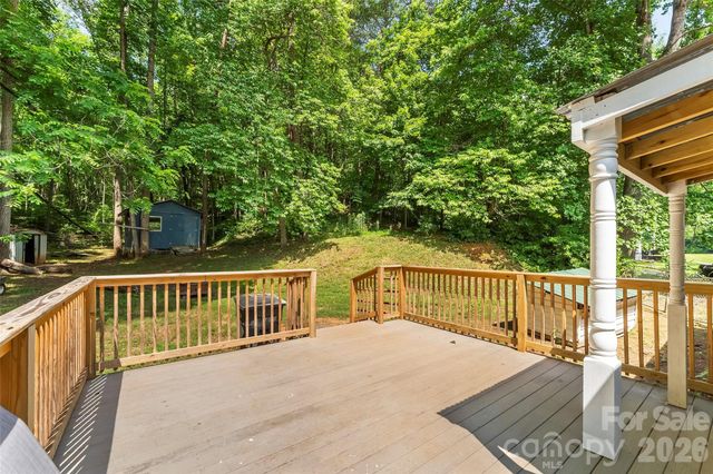 771 Hoppy Tom Hollow Road, Marion, NC 28752
