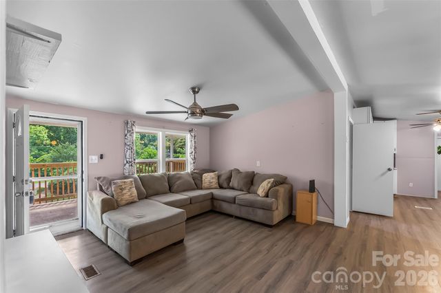 771 Hoppy Tom Hollow Road, Marion, NC 28752