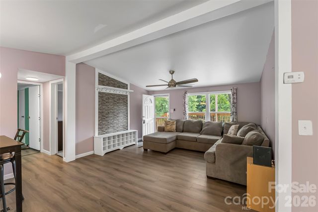 771 Hoppy Tom Hollow Road, Marion, NC 28752