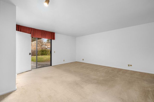 9201 Rock Oak Ln, Fair Oaks, CA 95628