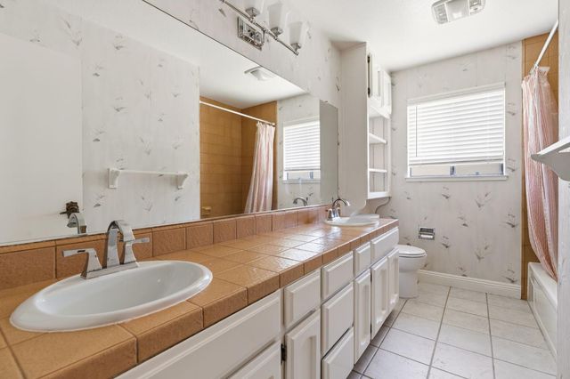 9201 Rock Oak Ln, Fair Oaks, CA 95628