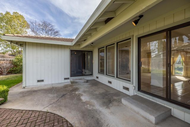9201 Rock Oak Ln, Fair Oaks, CA 95628