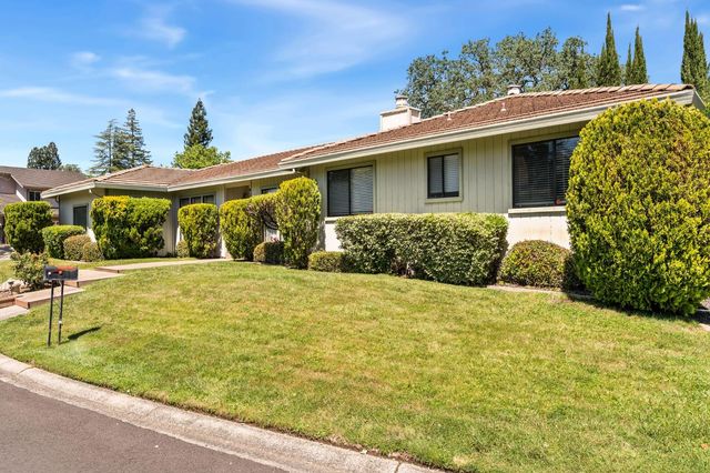 9201 Rock Oak Ln, Fair Oaks, CA 95628