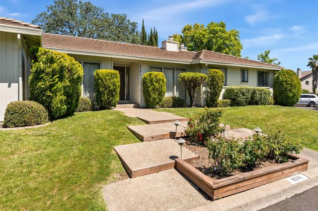 9201 Rock Oak Ln, Fair Oaks, CA 95628