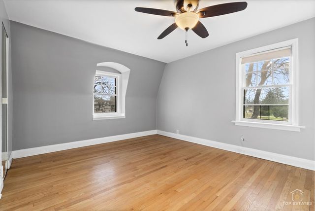 304 E Camp Mcdonald Road, Prospect Heights, IL 60070