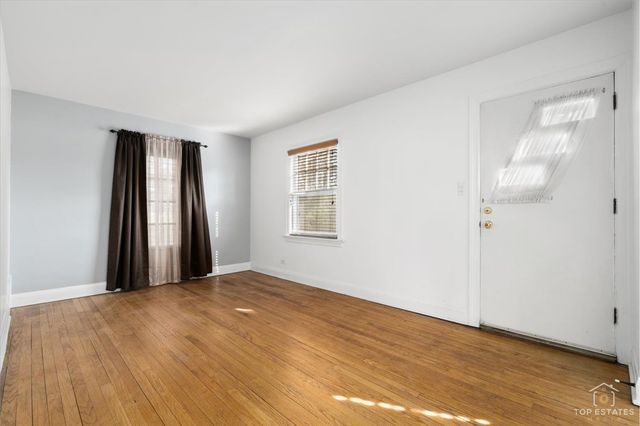 304 E Camp Mcdonald Road, Prospect Heights, IL 60070