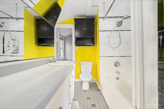 304 E Camp Mcdonald Road, Prospect Heights, IL 60070