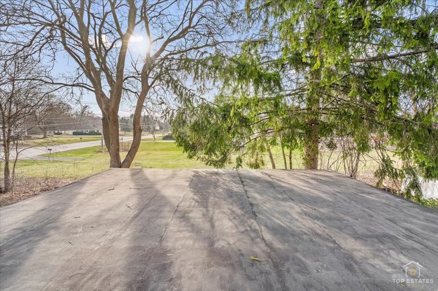 304 E Camp Mcdonald Road, Prospect Heights, IL 60070