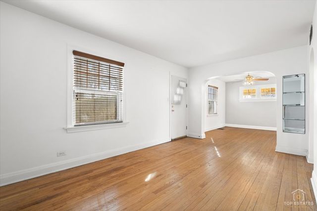 304 E Camp Mcdonald Road, Prospect Heights, IL 60070