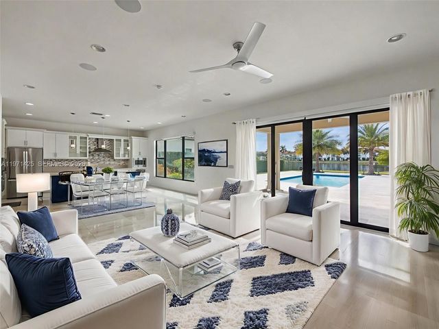 1282 SW 113th Way, Pembroke Pines, FL 33025