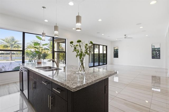 1282 SW 113th Way, Pembroke Pines, FL 33025