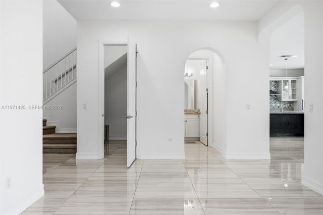 1282 SW 113th Way, Pembroke Pines, FL 33025