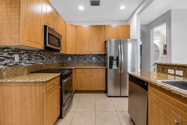 2851 W Prospect Rd 505, Tamarac, FL 33309