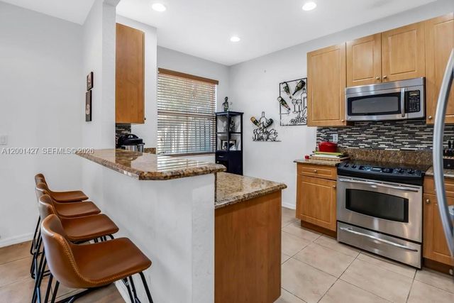 2851 W Prospect Rd 505, Tamarac, FL 33309